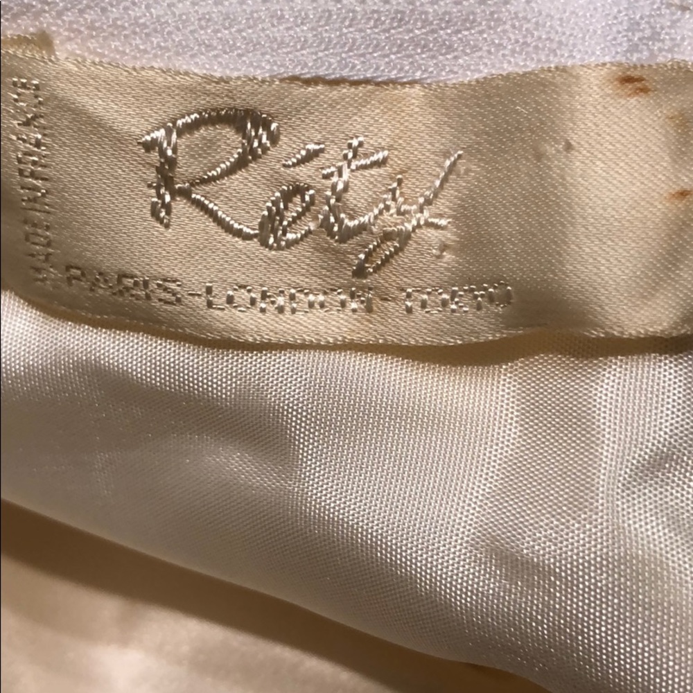 Beautiful Gown With Multiple Linings - image 8